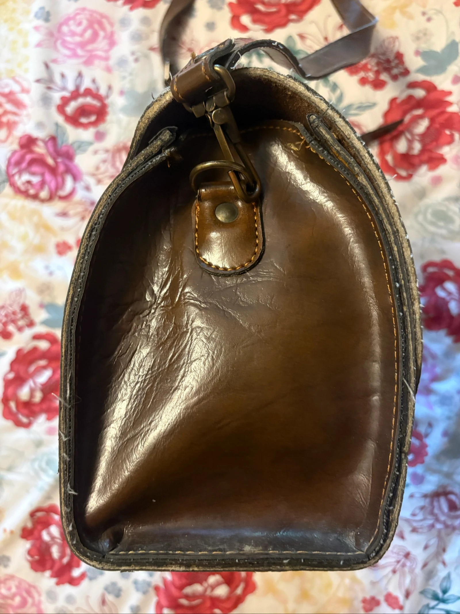 Engraved leather handbag – photo 3